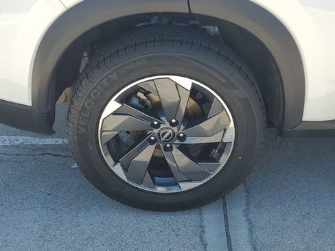 Used 2025 Nissan Rogue SV FWD image 12