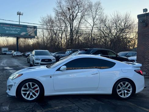 Used 2016 Hyundai Genesis 3.8 image 5