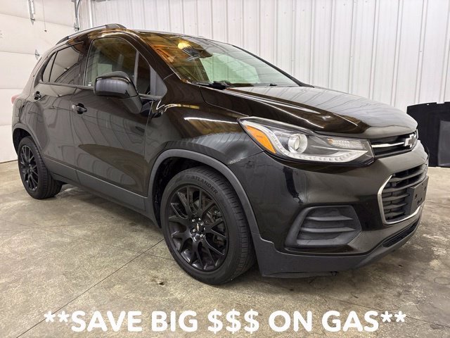 Used 2021 Chevrolet Trax LT w/ Midnight Edition FWD image 1