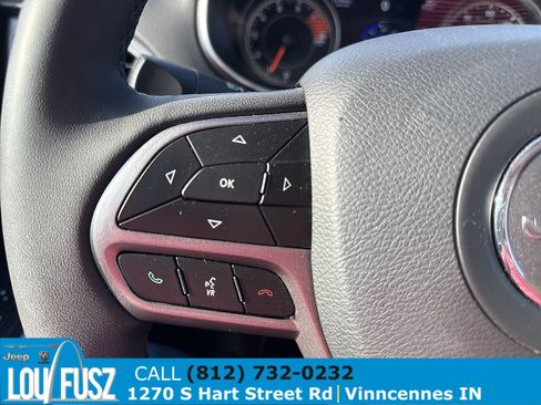 Used 2022 Jeep Cherokee Limited image 18