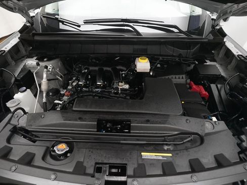 Used 2025 Nissan Pathfinder SL w/ SL Premium Package image 3