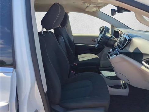 Used 2023 Chrysler Voyager LX FWD image 23