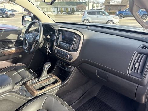Certified 2022 GMC Canyon Denali image 26