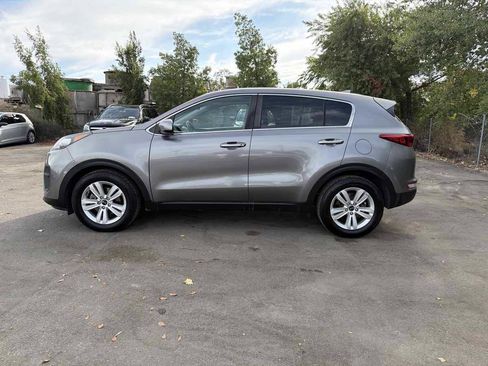 Used 2018 Kia Sportage LX FWD image 4