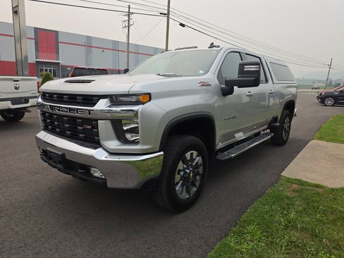 Used 2021 Chevrolet Silverado 3500 LT w/ Convenience Package AWD/4WD image 8