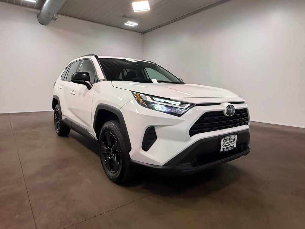 Used 2023 Toyota RAV4 LE AWD/4WD image 30