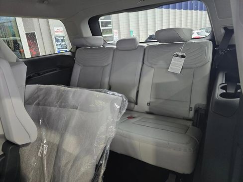 New 2025 Ford Expedition Platinum w/ Platinum Ultimate Package image 11