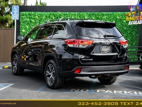 Used 2019 Toyota Highlander Plus w/ Carpet Mat Package (TMS) FWD image 8