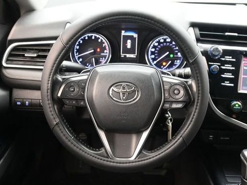 Used 2019 Toyota Camry SE FWD image 22