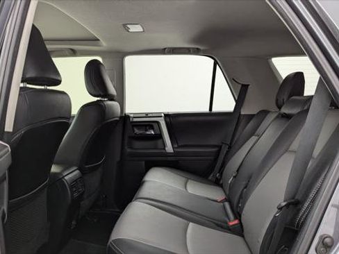 Used 2022 Toyota 4Runner SR5 Premium image 17