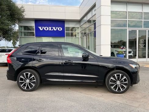 Certified 2024 Volvo XC60 B5 Plus w/ Protection Package Premier AWD/4WD image 11