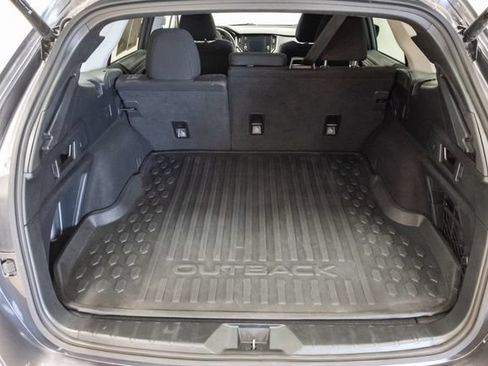 Used 2025 Subaru Outback Premium AWD/4WD image 33