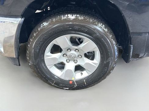 New 2026 RAM 1500 4x4 Crew Cab image 31