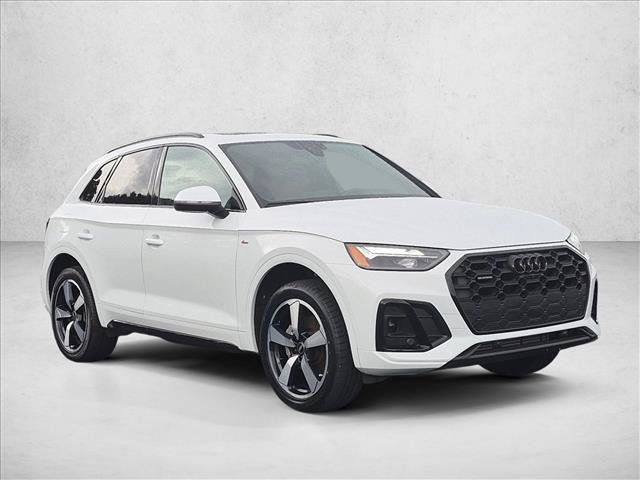 Used 2023 Audi Q5 2.0T Premium Plus w/ Premium Plus Package AWD/4WD image 3