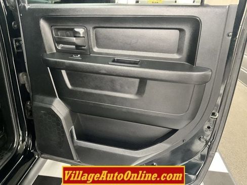 Used 2017 RAM 1500 4x4 Crew Cab image 31