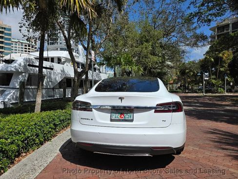 Used 2015 Tesla Model S 70 image 7