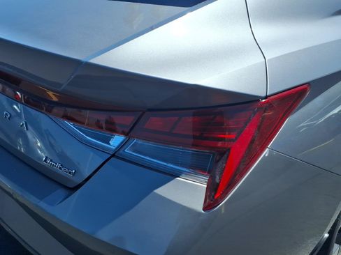 Certified 2023 Hyundai Elantra Limited FWD image 14