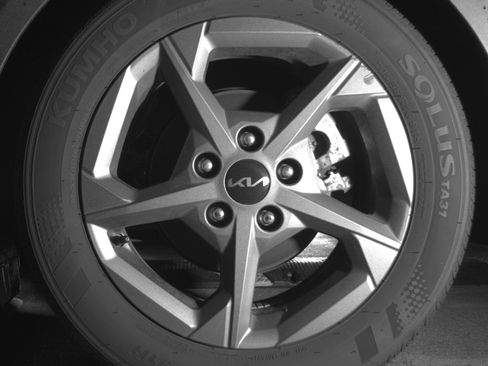 Used 2025 Kia K4 LXS image 14