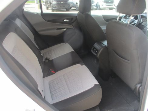 Used 2023 Chevrolet Equinox LT FWD image 9