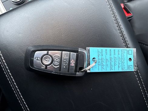 Used 2022 Ford Explorer XLT w/ Equipment Group 202A image 41