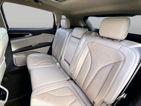 Used 2017 Lincoln MKX Reserve w/ Driver Assistance Package FWD image 24