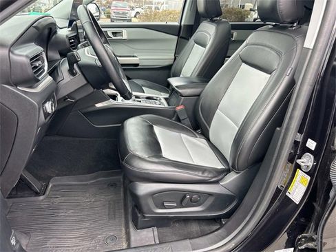 Used 2023 Ford Explorer XLT w/ Equipment Group 202A image 35