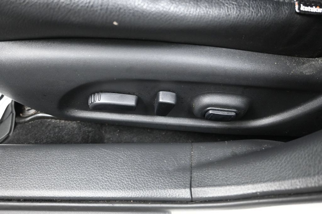 Used 2015 Nissan Altima 2.5 SV w/ Convenience Package FWD image 11