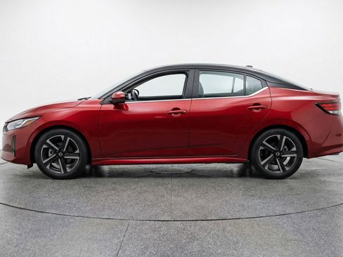 Used 2025 Nissan Sentra SV image 5