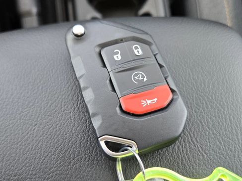 New 2025 Jeep Gladiator Willys image 21