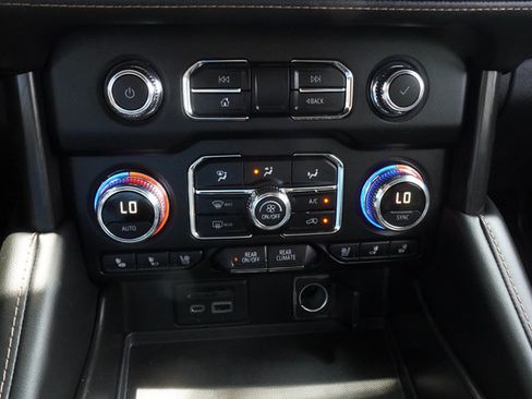 Used 2021 GMC Yukon XL AT4 AWD/4WD image 15