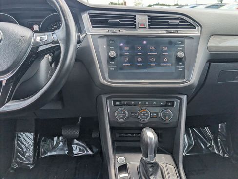 Used 2018 Volkswagen Tiguan SE w/ Panoramic Sunroof Package AWD/4WD image 18