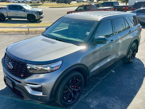 Used 2022 Ford Explorer ST w/ Equipment Group 401A image 5