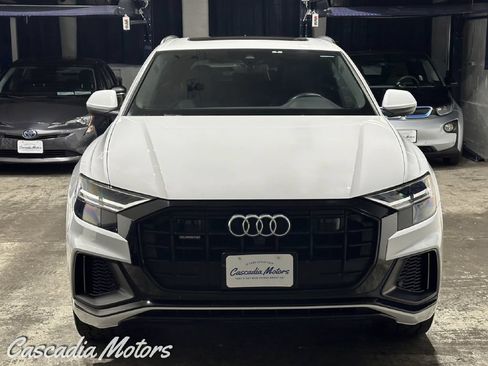 Used 2019 Audi Q8 Premium Plus w/ Premium Plus AWD/4WD image 3