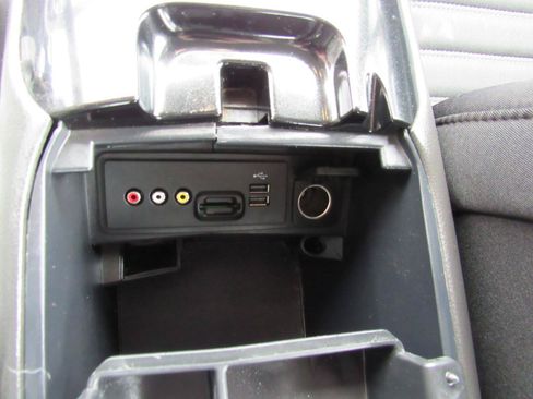 Used 2013 Ford Fusion SE FWD image 21