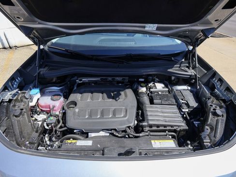 Used 2025 Volkswagen Tiguan SE image 33