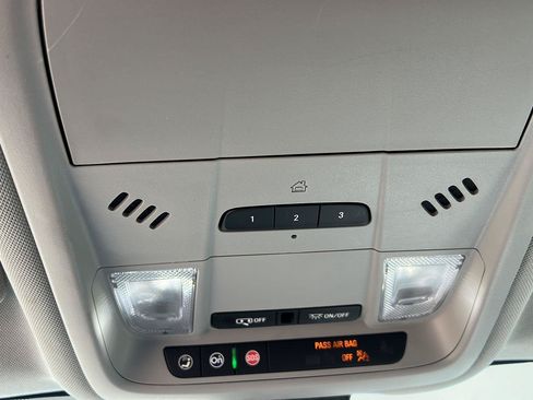 Used 2023 GMC Terrain SLT FWD image 15
