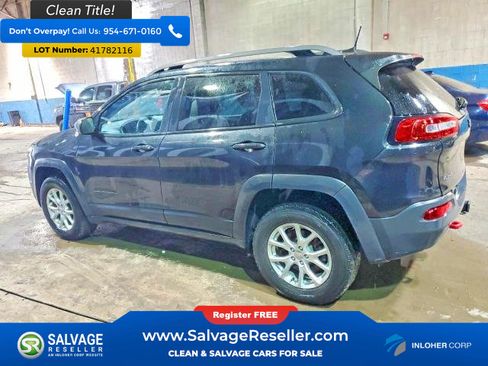 Used 2016 Jeep Cherokee Trailhawk w/ Comfort & Convenience Group AWD/4WD image 3