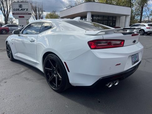 Used 2018 Chevrolet Camaro SS image 3