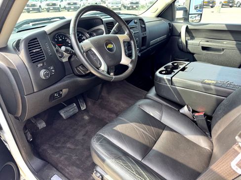 Used 2014 Chevrolet Silverado 2500 LT w/ Z71 Appearance Package AWD/4WD image 11