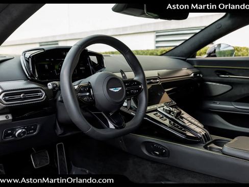 Used 2025 Aston Martin V8 Vantage Coupe image 11