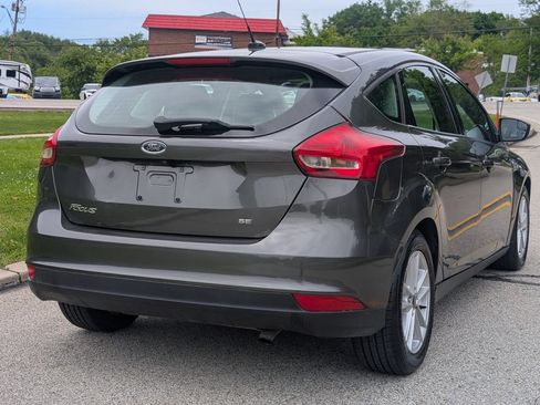 Used 2017 Ford Focus SE w/ Cold Weather Package FWD image 5