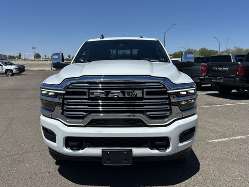 Used 2025 RAM 2500 Laramie AWD/4WD image 7