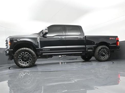Used 2024 Ford F250 Platinum w/ FX4 Off-Road Package AWD/4WD image 32