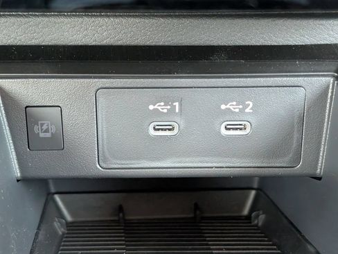 Used 2025 Nissan Kicks SR FWD image 32