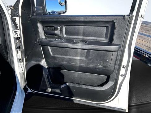 Used 2020 RAM 1500 Tradesman w/ Chrome Appearance Group image 27