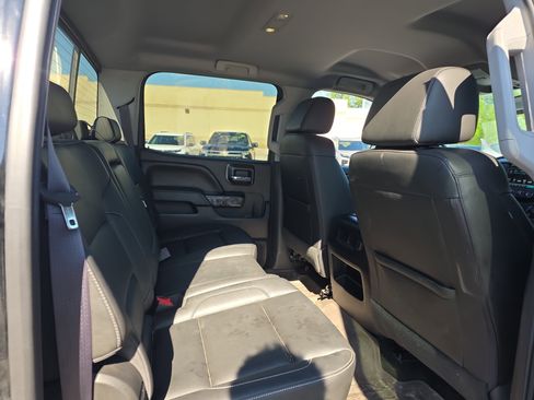 Used 2017 Chevrolet Silverado 1500 LTZ Z71 w/ Realtree Edition image 10