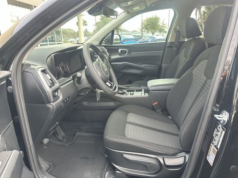 Used 2023 Kia Sorento LX image 16