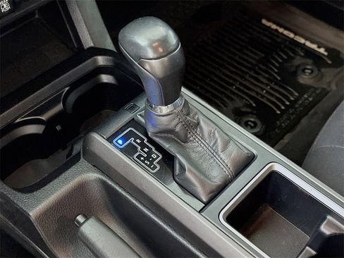 Used 2020 Toyota Tacoma TRD Off-Road image 26