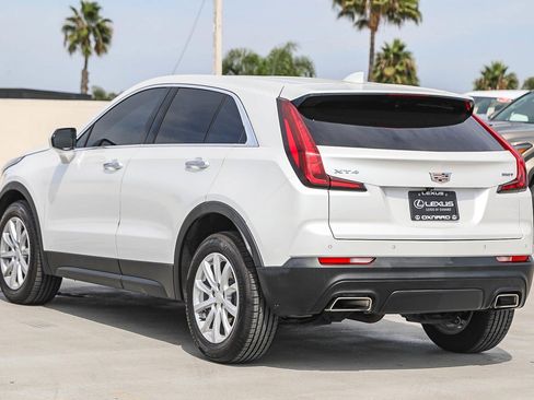 Used 2023 Cadillac XT4 Luxury w/ Cold Weather Package FWD image 5