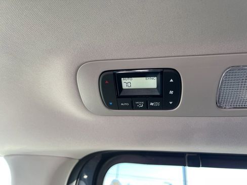 Used 2025 Honda Odyssey Elite image 22